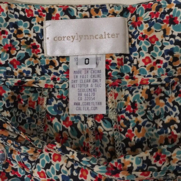 ⭐️ 2/$25 or 3/$35 Floral print shorts - Picture 2 of 3